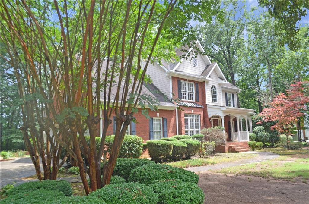 4 bedroom, 3 bathroom, 2,598 sq ft single family residence for sale at 1091 Glenwood Lane, Bogart, GA 30622 — photo 2