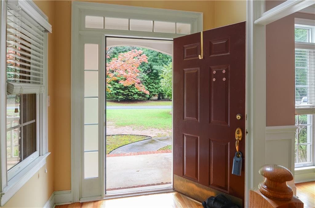 4 bedroom, 3 bathroom, 2,598 sq ft single family residence for sale at 1091 Glenwood Lane, Bogart, GA 30622 — photo 7