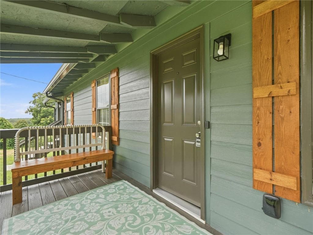 3 bedroom, 2 bathroom, 1,358 sq ft single family residence for sale at 165 Cherokee Avenue, Nelson, GA 30151 — photo 4