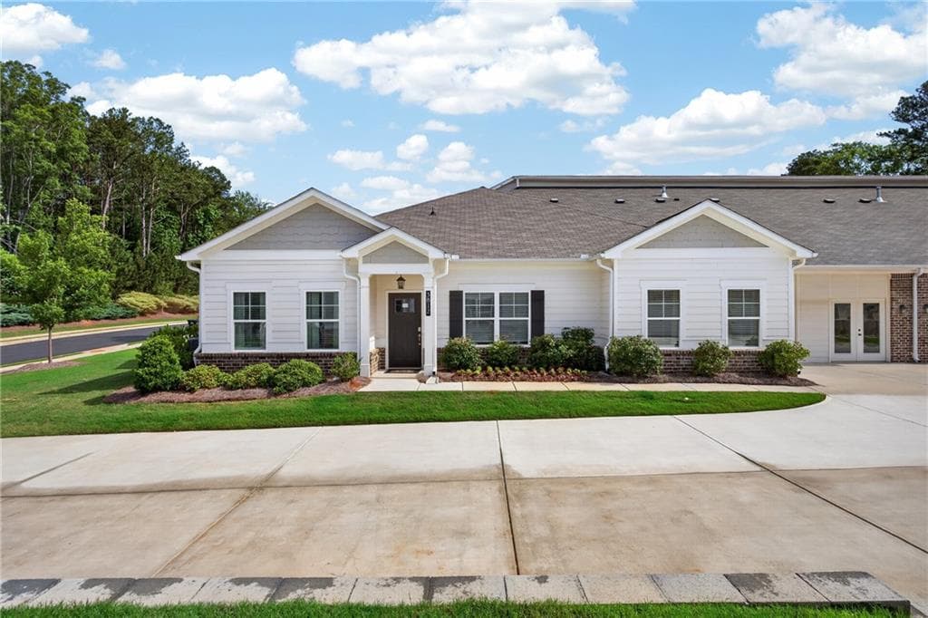3 bedroom, 2 bathroom, 1,792 sq ft townhouse for sale at 3804 Shelleydale Drive 3, Powder Springs, GA 30127 — photo 2