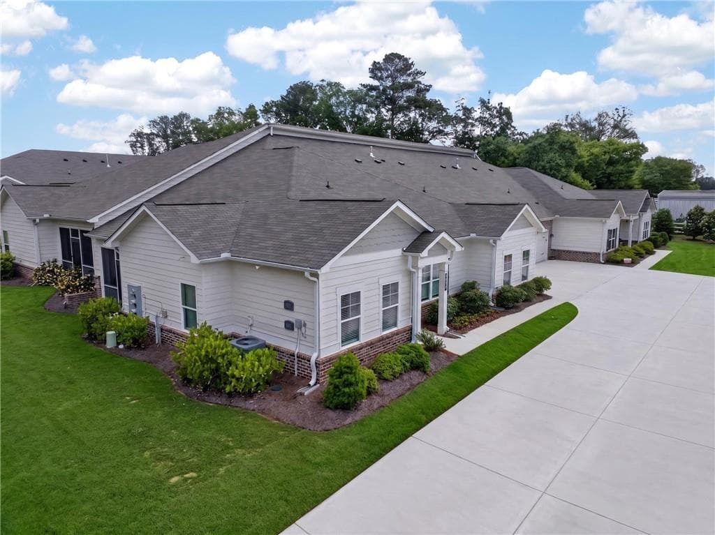 3 bedroom, 2 bathroom, 1,792 sq ft townhouse for sale at 3804 Shelleydale Drive 3, Powder Springs, GA 30127 — photo 4