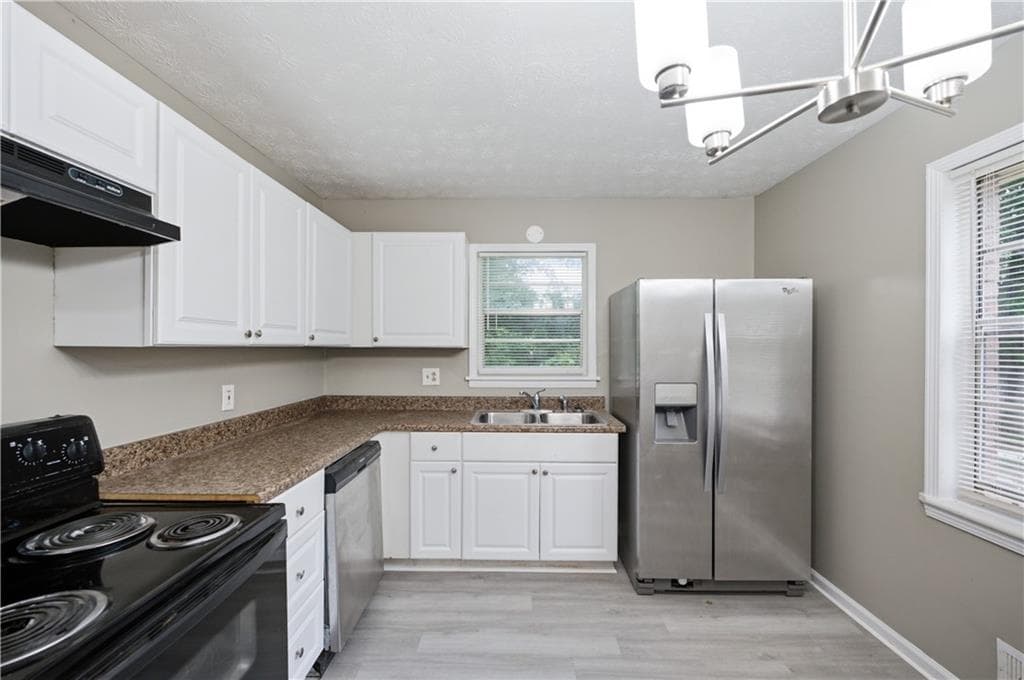 3 bedroom, 2 bathroom, 1,144 sq ft single family residence under contract at 997 Pineglen Drive, Forest Park, GA 30297 — photo 6
