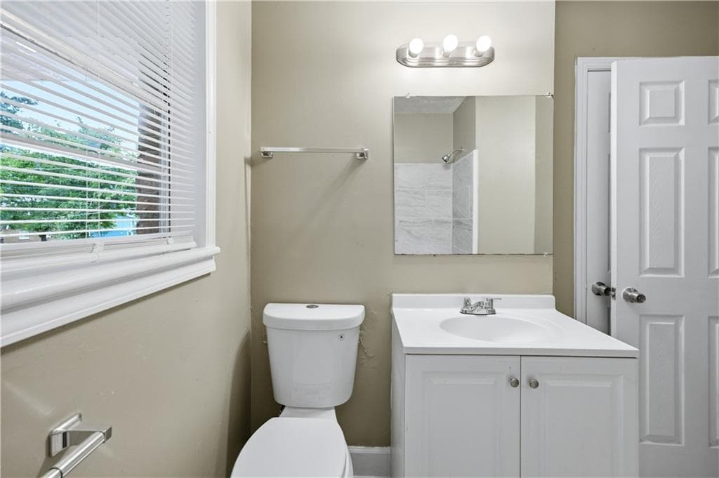3 bedroom, 2 bathroom, 1,144 sq ft single family residence under contract at 997 Pineglen Drive, Forest Park, GA 30297 — photo 10