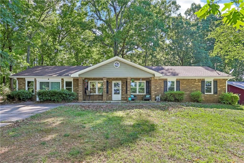 3 bedroom, 3 bathroom, 1,982 sq ft single family residence for sale at 1145 Christian Circle, Conyers, GA 30013