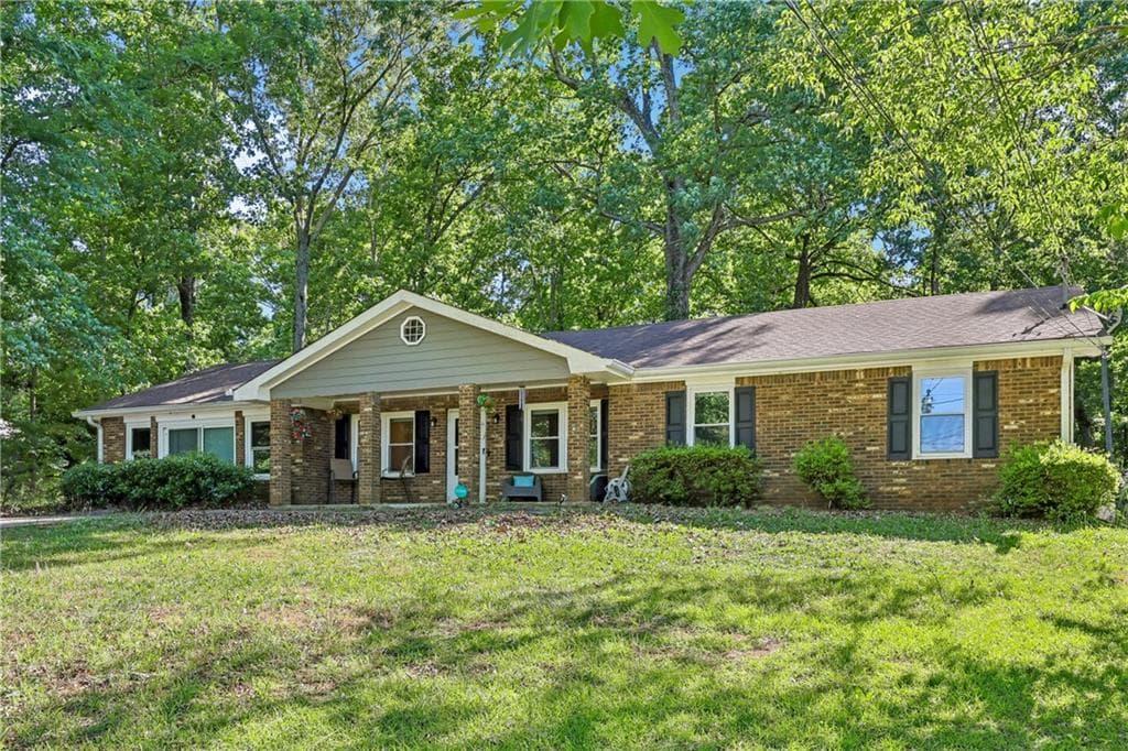 3 bedroom, 3 bathroom, 1,982 sq ft single family residence for sale at 1145 Christian Circle, Conyers, GA 30013 — photo 2