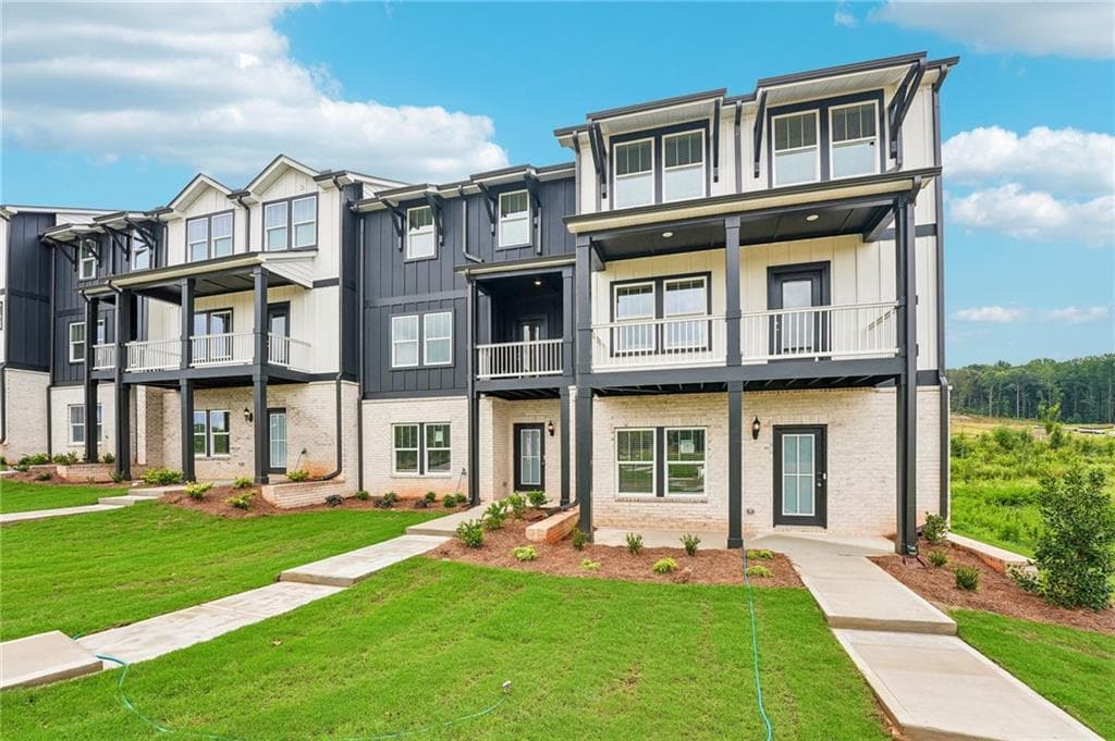 4 bedroom, 4 bathroom, 2,038 sq ft townhouse for sale at 6325 Ole Anderson Way, Cumming, GA 30041 — photo 2