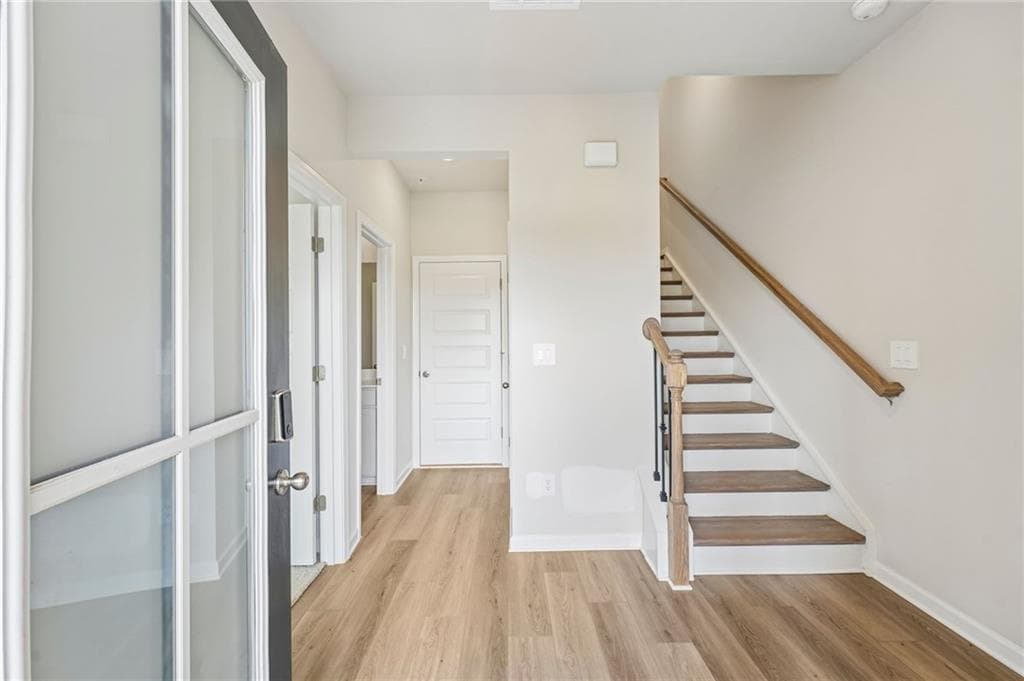 4 bedroom, 4 bathroom, 2,038 sq ft townhouse for sale at 6325 Ole Anderson Way, Cumming, GA 30041 — photo 6