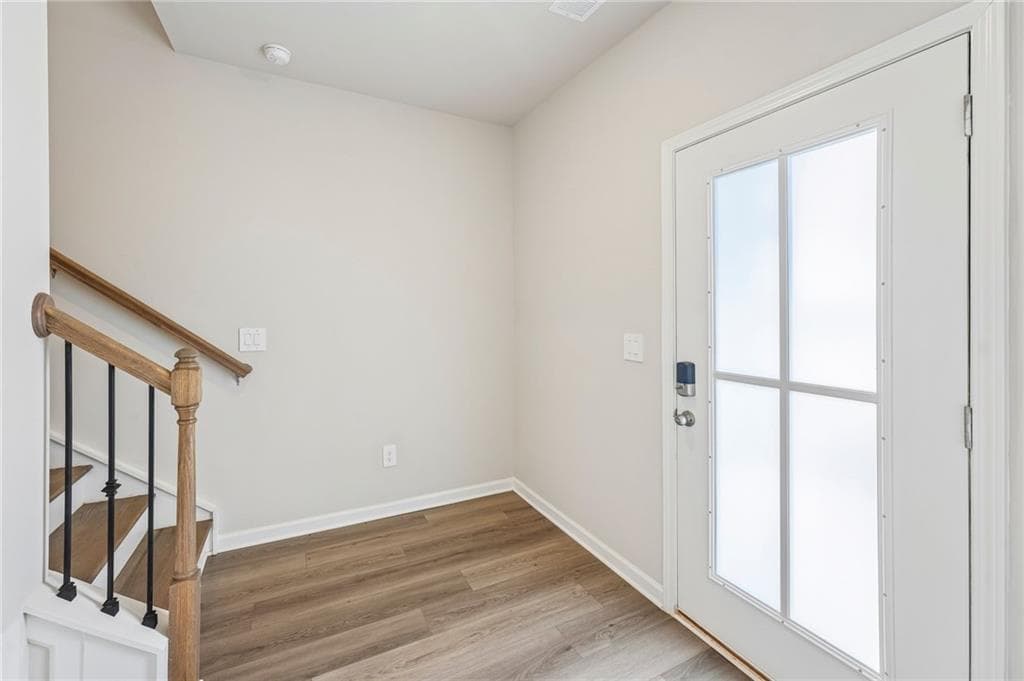 4 bedroom, 4 bathroom, 2,038 sq ft townhouse for sale at 6325 Ole Anderson Way, Cumming, GA 30041 — photo 7