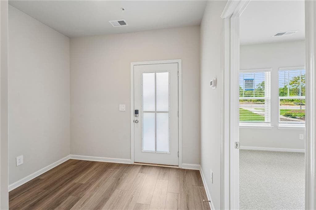 4 bedroom, 4 bathroom, 2,038 sq ft townhouse for sale at 6325 Ole Anderson Way, Cumming, GA 30041 — photo 8
