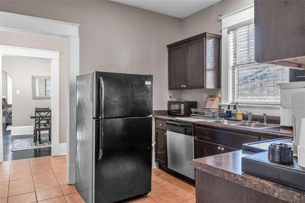 3 bedroom, 1 bathroom, 1,247 sq ft single family residence for rent at 2882 Church Street, East Point, GA 30344 for $2,350 a month — photo 6