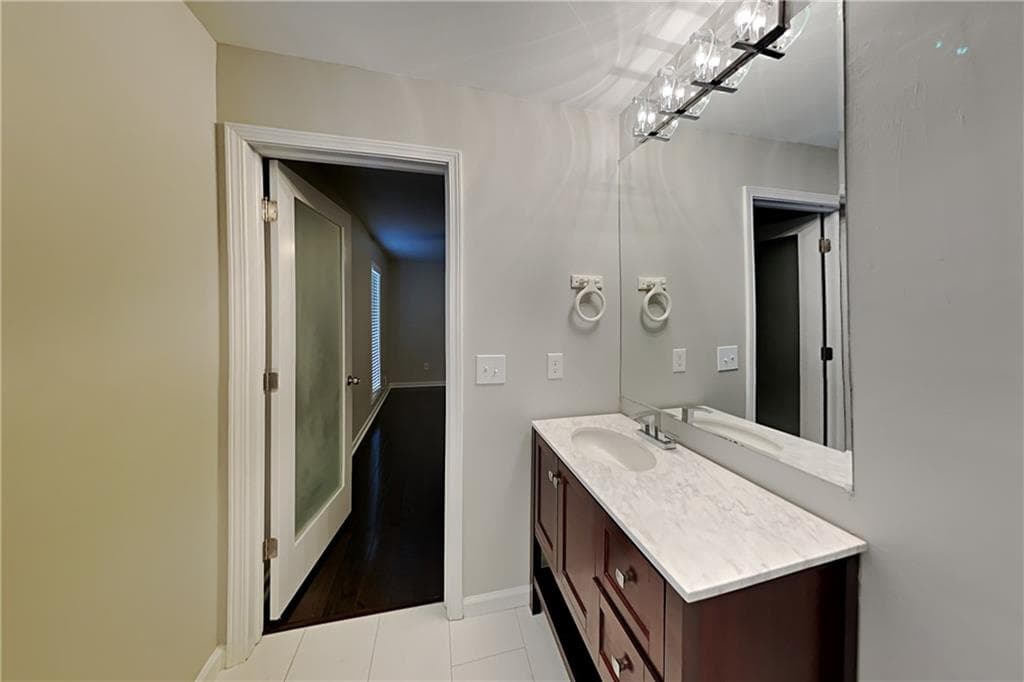 5 bedroom, 3 bathroom, 2,424 sq ft single family residence for sale at 2929 Manitoba Lane, Marietta, GA 30062 — photo 7