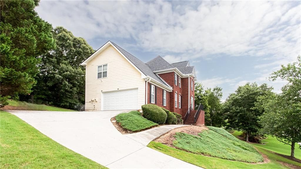4 bedroom, 4 bathroom, 2,313 sq ft single family residence for sale at 2436 Sky Valley Drive, Dacula, GA 30019 — photo 3
