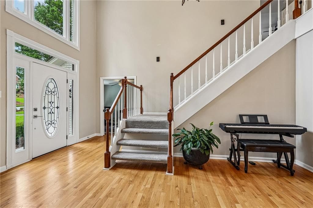5 bedroom, 4 bathroom, 3,434 sq ft single family residence for sale at 5170 Forest Run Trace, Johns Creek, GA 30022 — photo 4