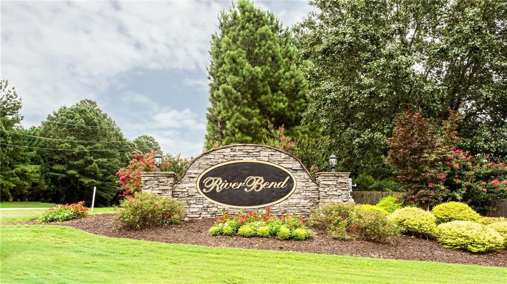 4 bedroom, 4 bathroom, 2,313 sq ft single family residence for sale at 2436 Sky Valley Drive, Dacula, GA 30019 — photo 8