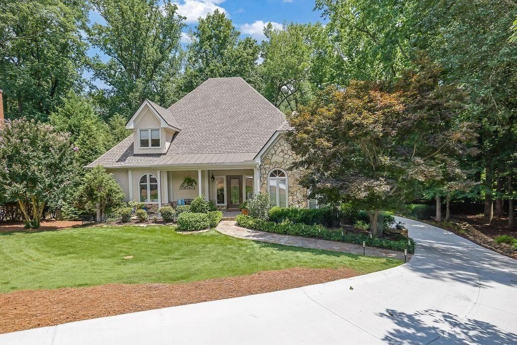 9370 Bluffwind Chase, Roswell, GA 30076 — most recent listing photo