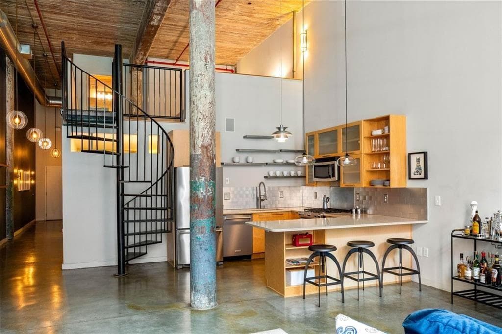 2 bedroom, 2 bathroom, 1,841 sq ft condominium under contract at 170 Boulevard E120, Atlanta, GA 30312 — photo 3
