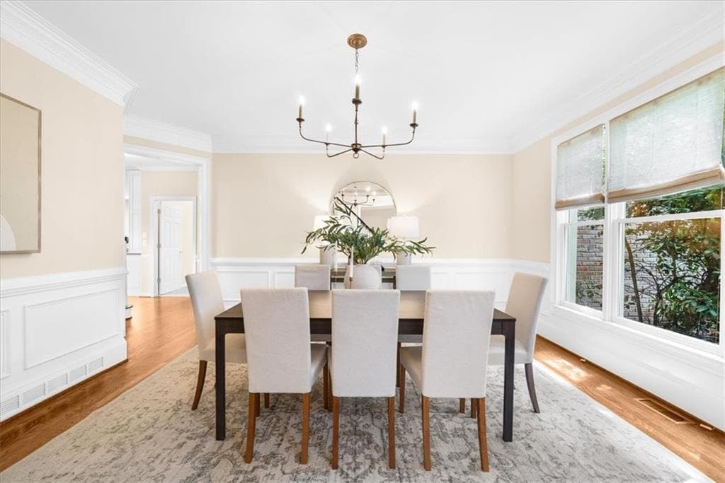 6 bedroom, 5 bathroom, 6,342 sq ft single family residence under contract at 230 Willow Glade Point, Johns Creek, GA 30022 — photo 8