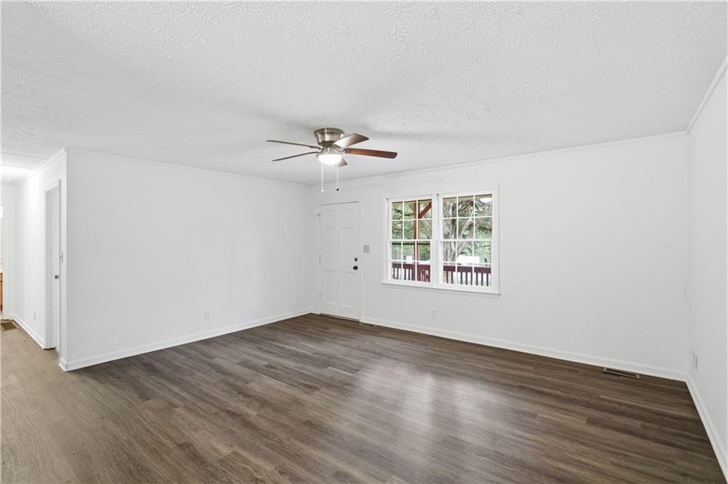 3 bedroom, 2 bathroom, 1,536 sq ft single family residence under contract at 671 Toonigh Road, Canton, GA 30115 — photo 7