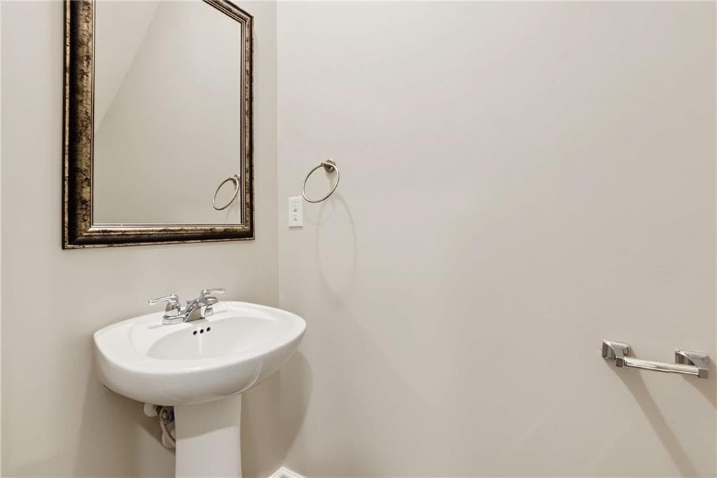 5 bedroom, 3 bathroom, 2,850 sq ft single family residence for sale at 3164 Baylor Circle, Mcdonough, GA 30253 — photo 5