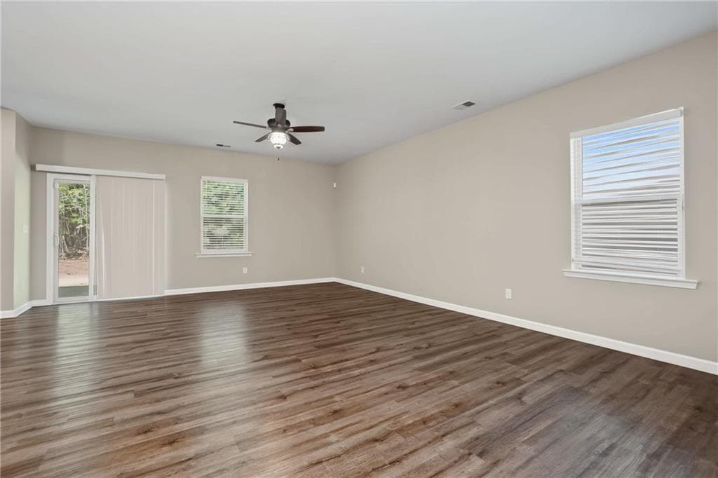 5 bedroom, 3 bathroom, 2,850 sq ft single family residence for sale at 3164 Baylor Circle, Mcdonough, GA 30253 — photo 8