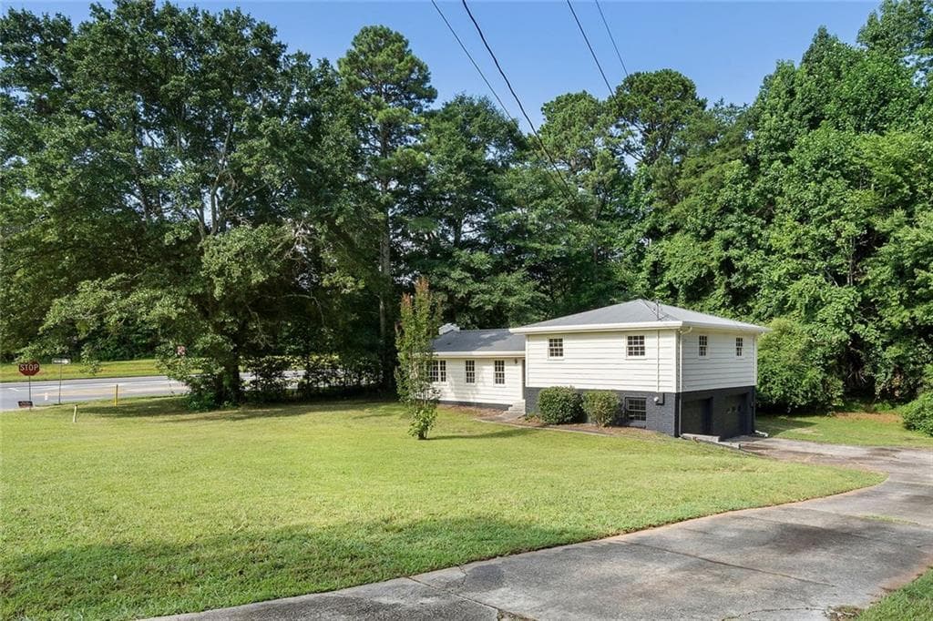 3 bedroom, 2 bathroom, 1,520 sq ft single family residence under contract at 5525 Oak Grove Drive, Acworth, GA 30102 — photo 5