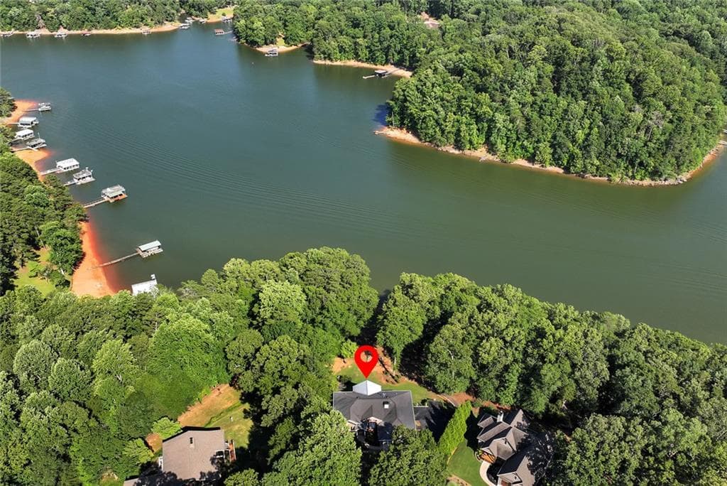 4 bedroom, 3 bathroom, 4,382 sq ft single family residence under contract at 7913 S Barkers Bend Drive, Murrayville, GA 30564 — photo 3