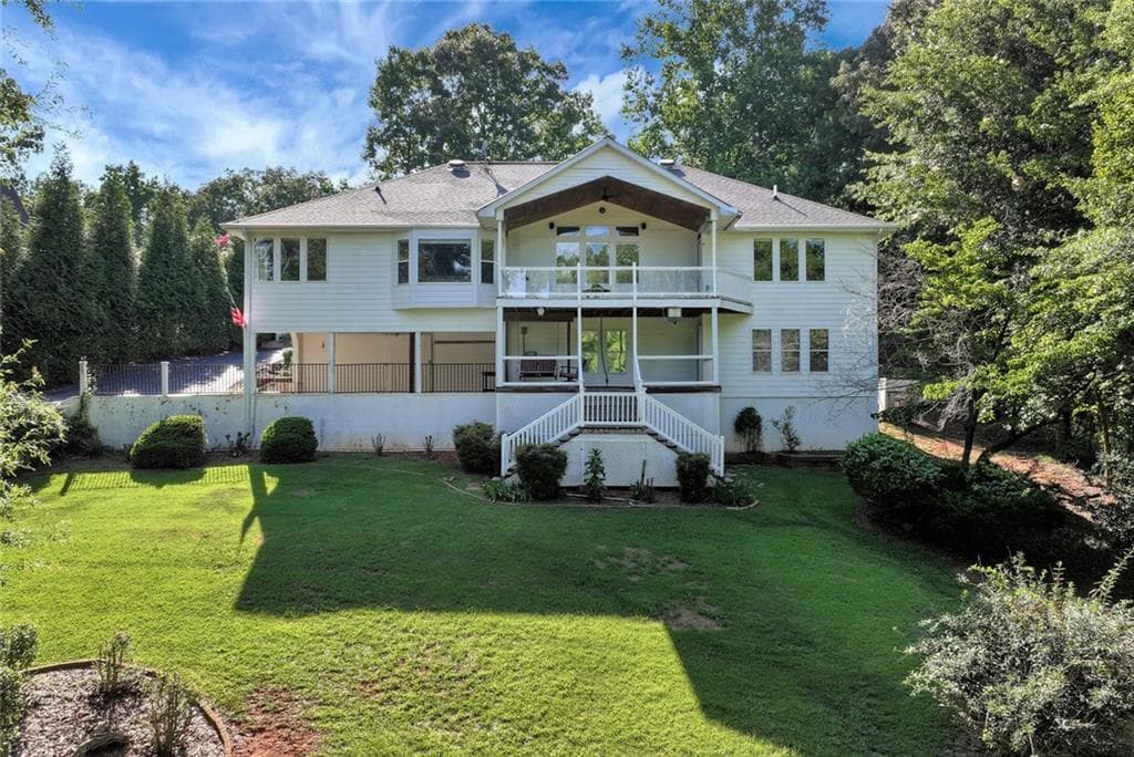 4 bedroom, 3 bathroom, 4,382 sq ft single family residence under contract at 7913 S Barkers Bend Drive, Murrayville, GA 30564 — photo 10