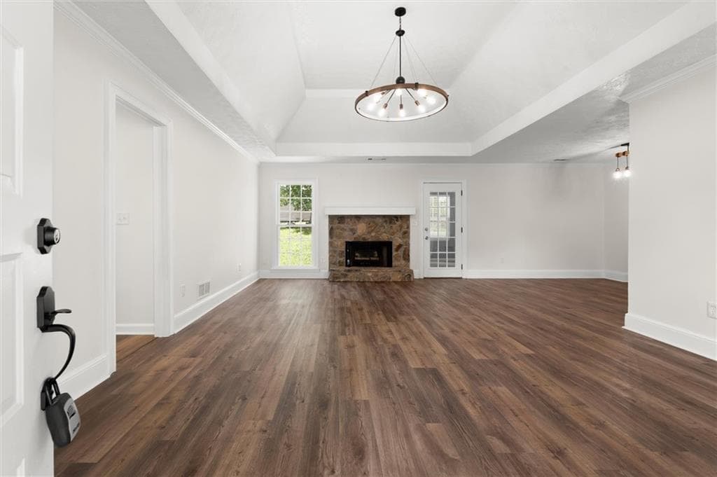 4 bedroom, 3 bathroom, 2,037 sq ft single family residence under contract at 5015 Logans Run, Loganville, GA 30052 — photo 8