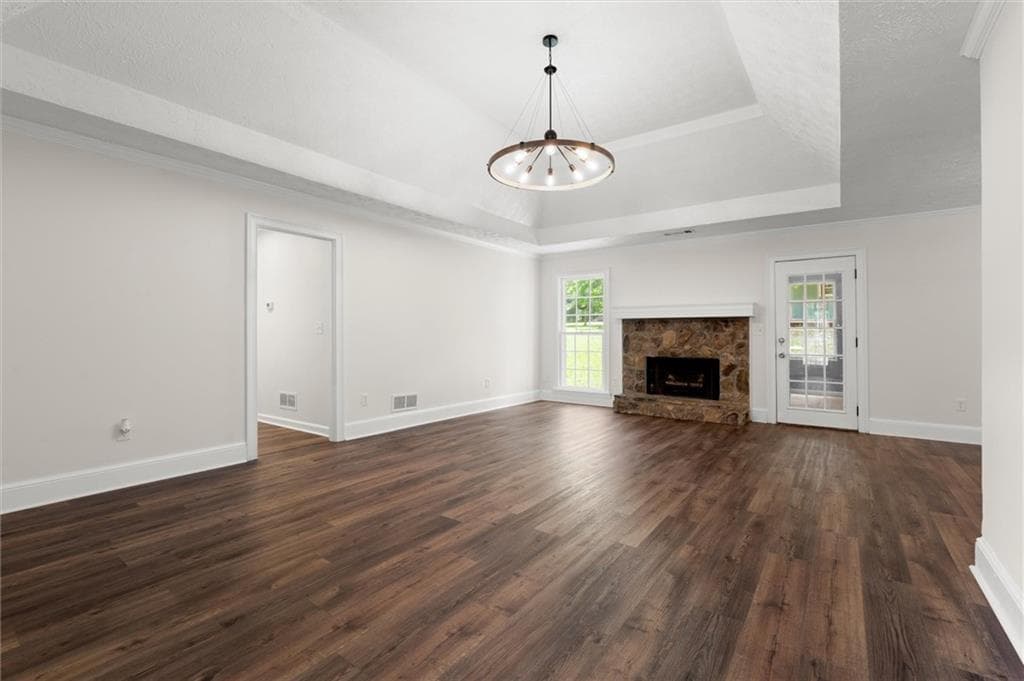 4 bedroom, 3 bathroom, 2,037 sq ft single family residence under contract at 5015 Logans Run, Loganville, GA 30052 — photo 9