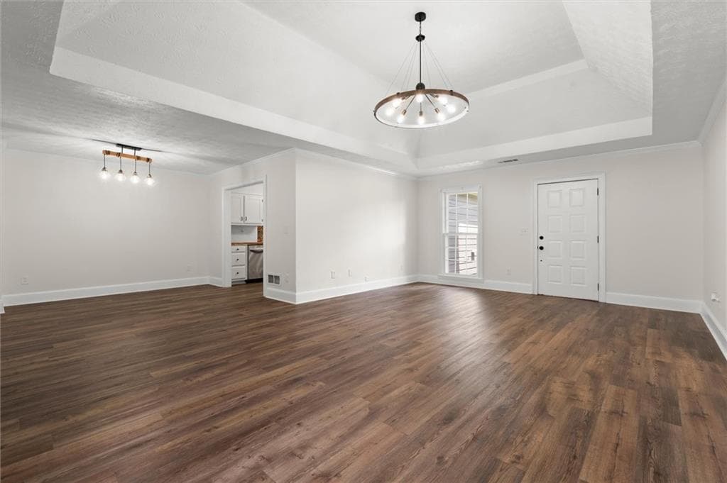 4 bedroom, 3 bathroom, 2,037 sq ft single family residence under contract at 5015 Logans Run, Loganville, GA 30052 — photo 10