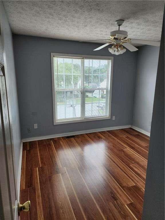 4 bedroom, 3 bathroom, 2,186 sq ft single family residence for rent at 1158 Olde Hinge Way, Snellville, GA 30078 for $2,275 a month — photo 9