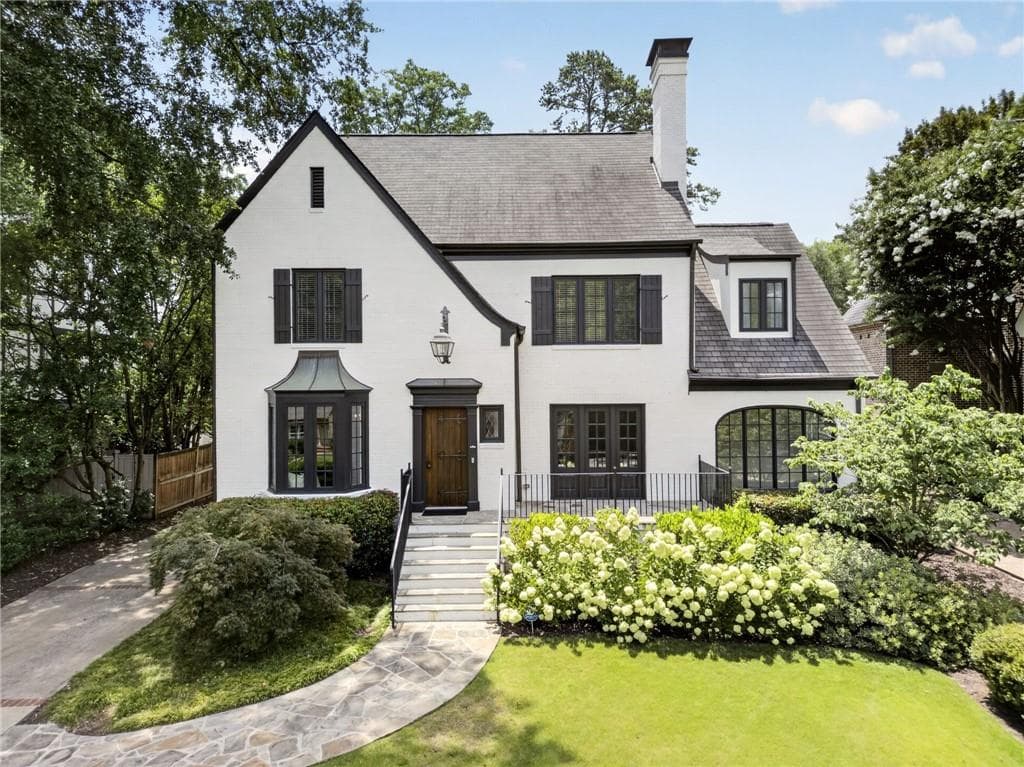 5 bedroom, 6 bathroom, 4,982 sq ft single family residence sold at 607 E Paces Ferry Road, Atlanta, GA 30305