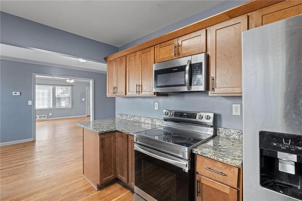 5 bedroom, 3 bathroom, 1,295 sq ft single family residence for sale at 280 Holly Road, Atlanta, GA 30314 — photo 7