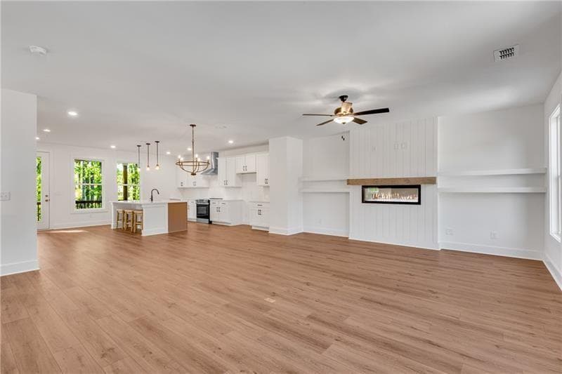 4 bedroom, 4 bathroom, 2,539 sq ft townhouse under contract at 2739 Hallwood Lane, Suwanee, GA 30024 — photo 6