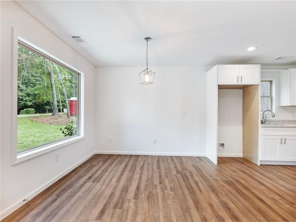 2 bedroom, 2 bathroom, 1,008 sq ft single family residence for rent at 8083 Beachwood Drive, Murrayville, GA 30564 for $1,950 a month — photo 8