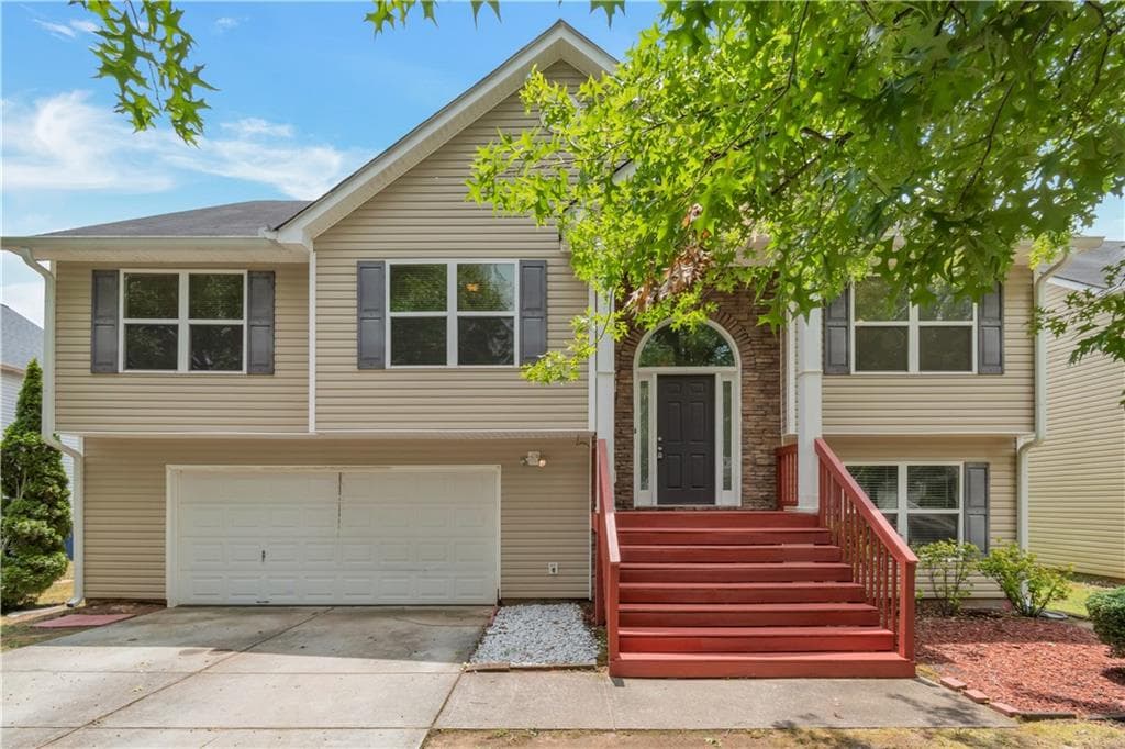 4 bedroom, 2 bathroom, 2,146 sq ft single family residence for rent at 3168 Meadow Point Drive, Snellville, GA 30039 for $2,085 a month — photo 1 of 25