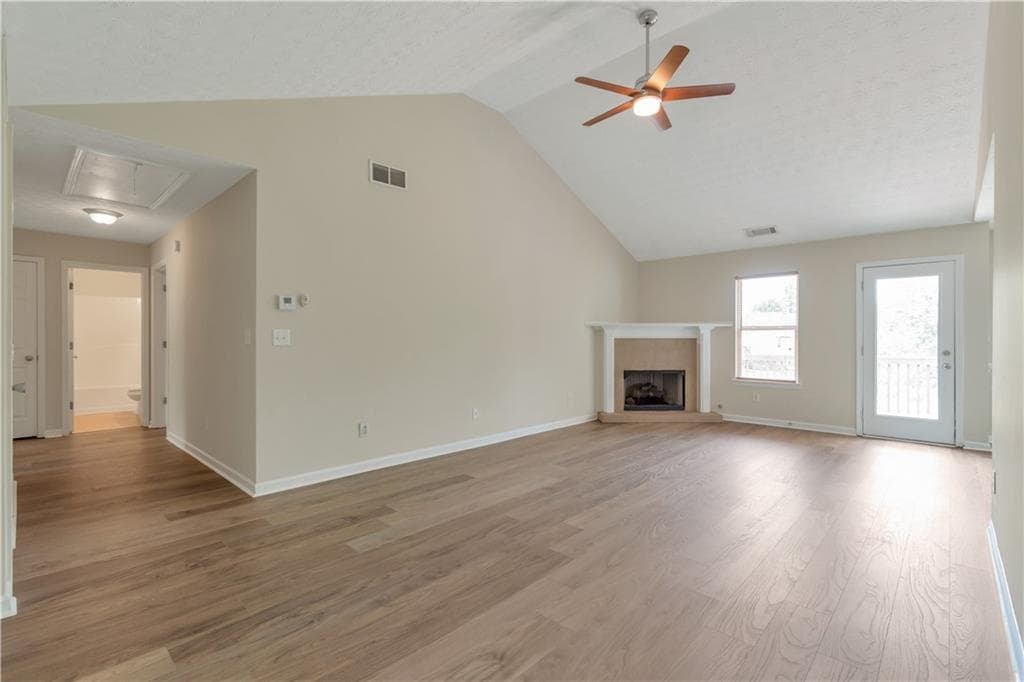 4 bedroom, 2 bathroom, 2,146 sq ft single family residence for rent at 3168 Meadow Point Drive, Snellville, GA 30039 for $2,085 a month — photo 4