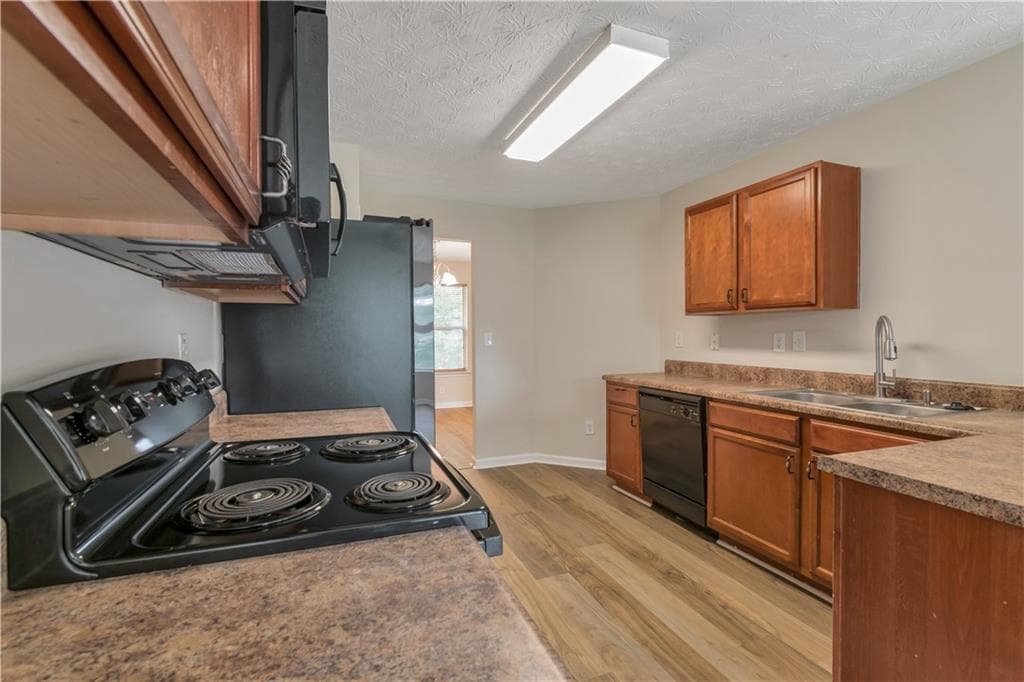 4 bedroom, 2 bathroom, 2,146 sq ft single family residence for rent at 3168 Meadow Point Drive, Snellville, GA 30039 for $2,085 a month — photo 7