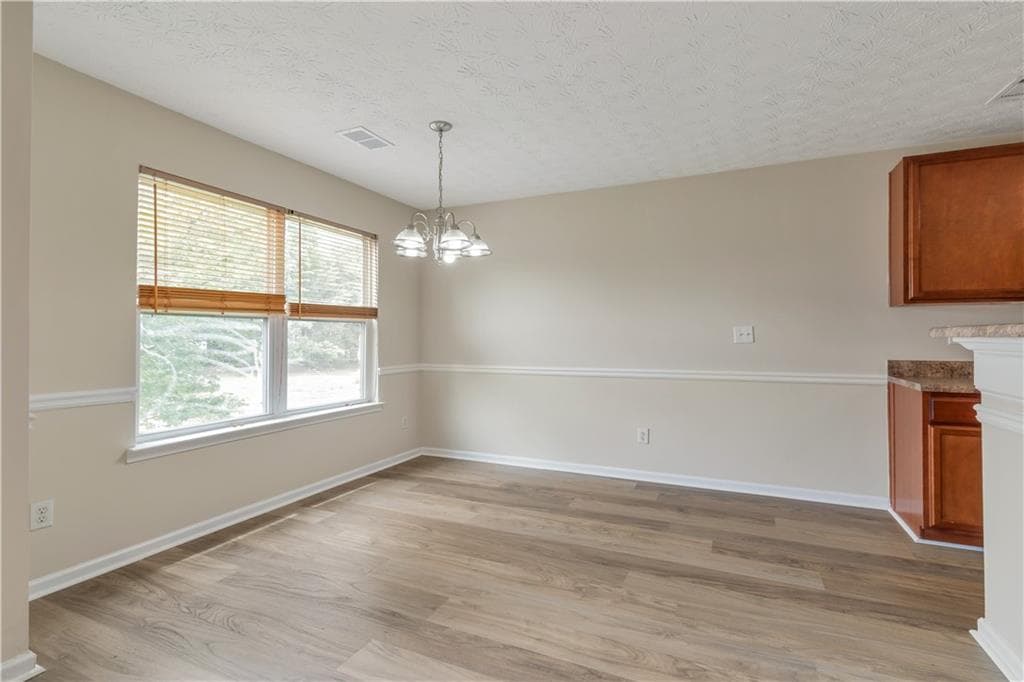4 bedroom, 2 bathroom, 2,146 sq ft single family residence for rent at 3168 Meadow Point Drive, Snellville, GA 30039 for $2,085 a month — photo 9