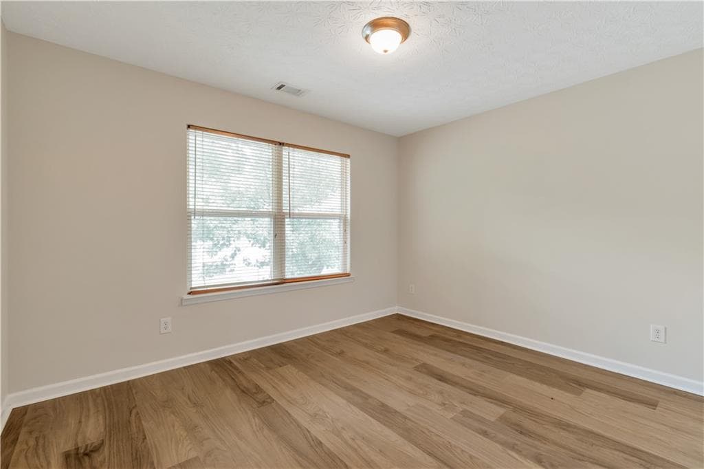 4 bedroom, 2 bathroom, 2,146 sq ft single family residence for rent at 3168 Meadow Point Drive, Snellville, GA 30039 for $2,085 a month — photo 10