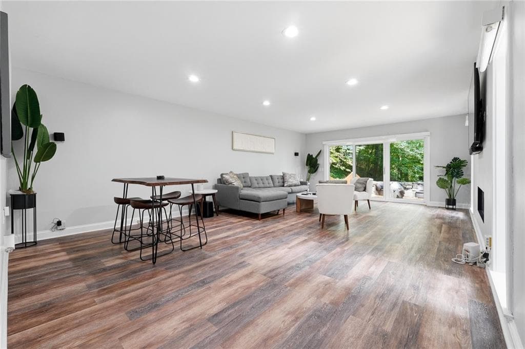 3 bedroom, 3 bathroom, 2,430 sq ft single family residence for rent at 1210 E Beechwood Drive, Atlanta, GA 30327 for $7,500 a month — photo 3