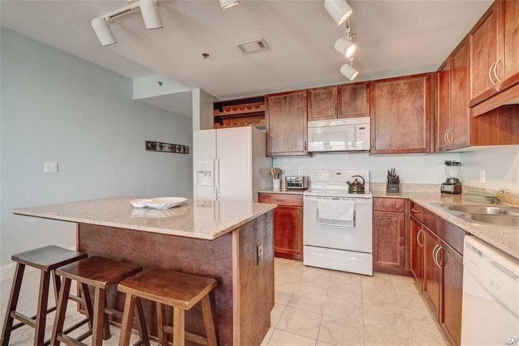 3 bedroom, 2 bathroom condominium for rent at 9860 S South Thomas Drive 711, Panama City, FL 32408 for $2,500 a month — photo 5