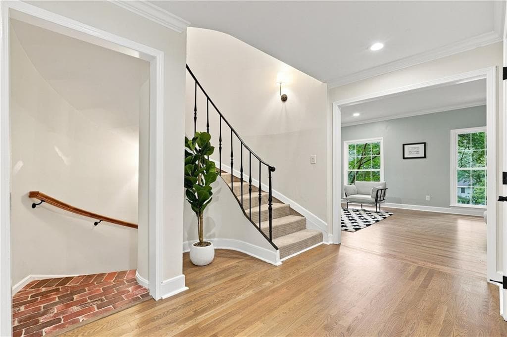 3 bedroom, 4 bathroom, 2,156 sq ft townhouse under contract at 423 Jefferson Circle, Atlanta, GA 30328 — photo 3