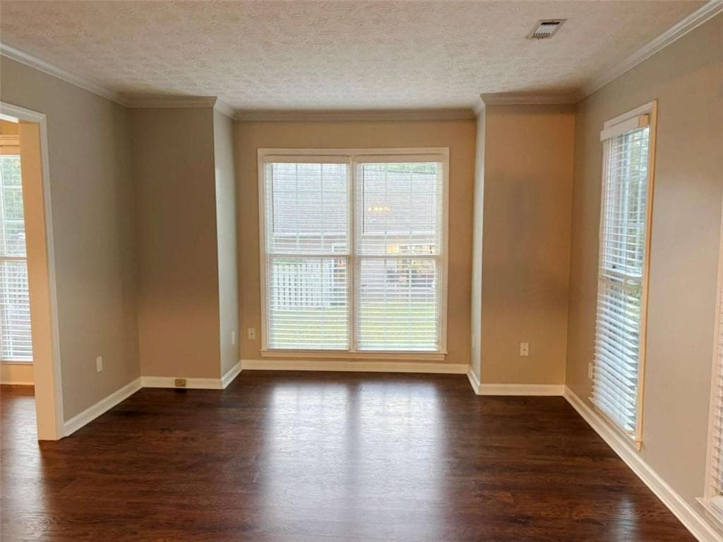 4 bedroom, 3 bathroom, 2,537 sq ft single family residence for sale at 105 Emerling Lane, Peachtree City, GA 30269 — photo 4