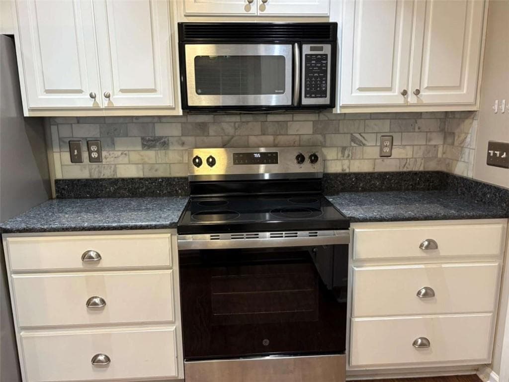 4 bedroom, 3 bathroom, 2,537 sq ft single family residence for sale at 105 Emerling Lane, Peachtree City, GA 30269 — photo 9