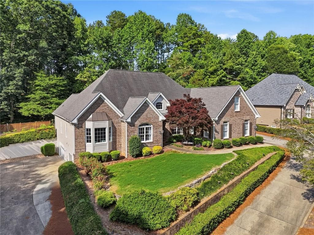 5 bedroom, 5 bathroom, 6,114 sq ft single family residence for sale at 2723 Clearwater Springs Road, Buford, GA 30519 — photo 3