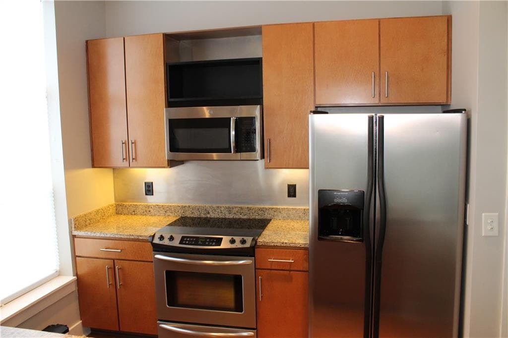 2 bedroom, 2 bathroom, 1,026 sq ft condominium under contract at 2630 Talley Street 201, Decatur, GA 30030 — photo 5