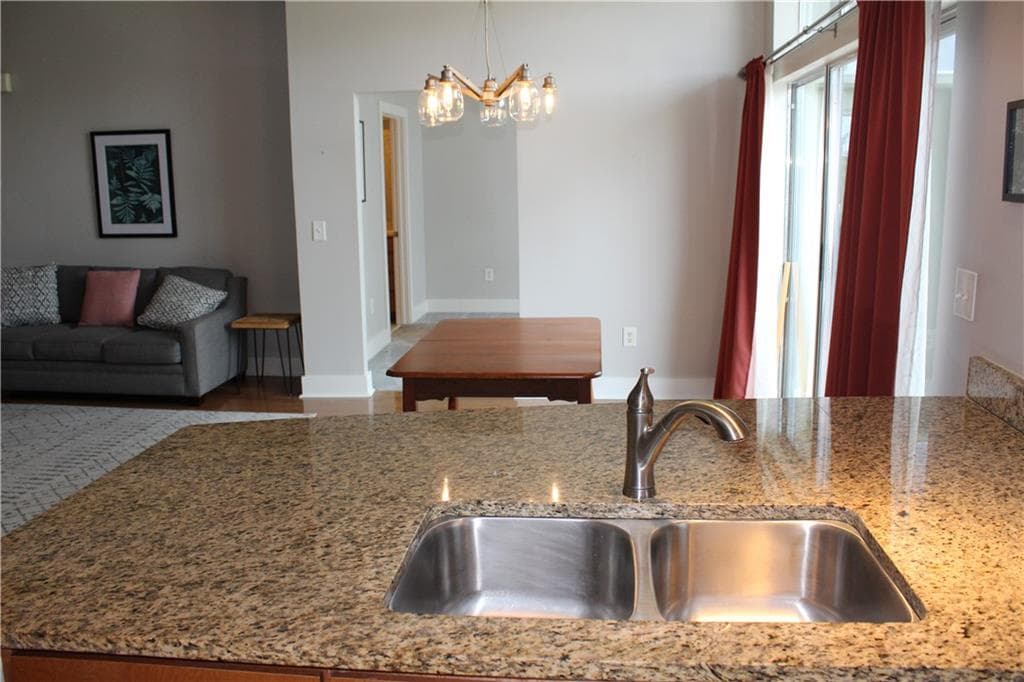 2 bedroom, 2 bathroom, 1,026 sq ft condominium under contract at 2630 Talley Street 201, Decatur, GA 30030 — photo 7