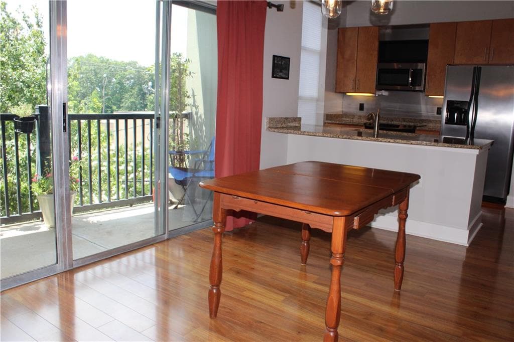 2 bedroom, 2 bathroom, 1,026 sq ft condominium under contract at 2630 Talley Street 201, Decatur, GA 30030 — photo 9