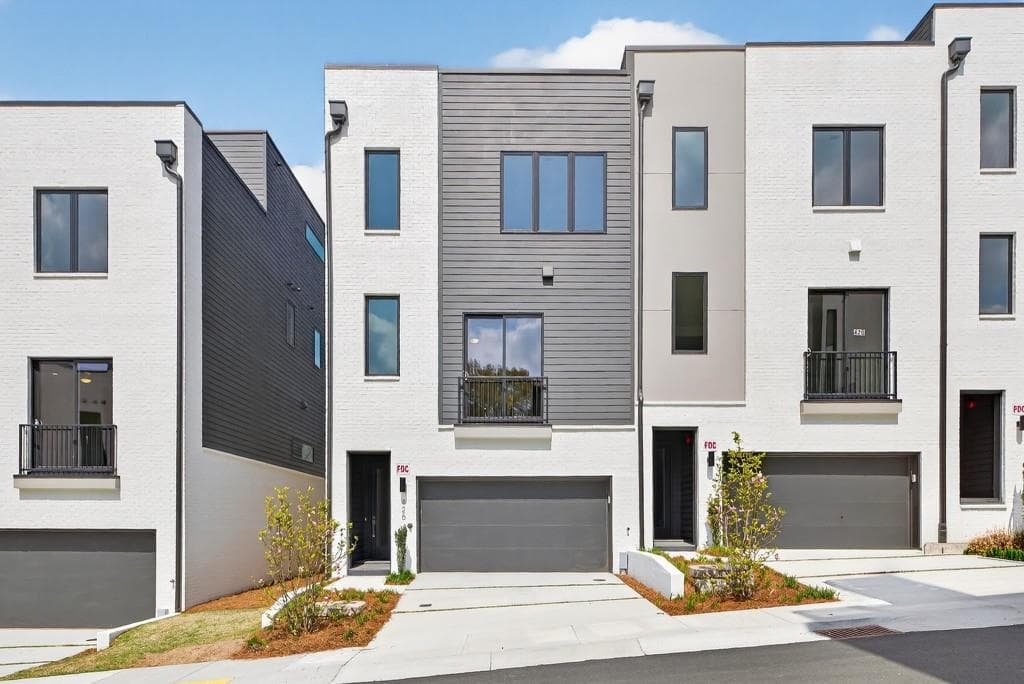4 bedroom, 5 bathroom, 3,140 sq ft townhouse for sale at 426 Cedar Dust Drive, Decatur, GA 30030 — photo 2